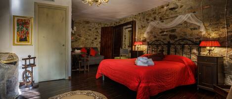 Panoramic-Suite, 1 Schlafzimmer, Terrasse, Talblick | 1 Schlafzimmer, hochwertige Bettwaren, Minibar, Zimmersafe