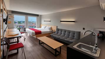 Kamar Superior, 1 Tempat Tidur King dengan tempat tidur Sofa | Meja kerja, setrika/meja setrika, Wi-Fi gratis, dan seprai linen