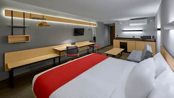 高級客房, 1 張特大雙人床和 1 張沙發床 | 書桌、熨斗/熨衣板、免費無線上網、床單