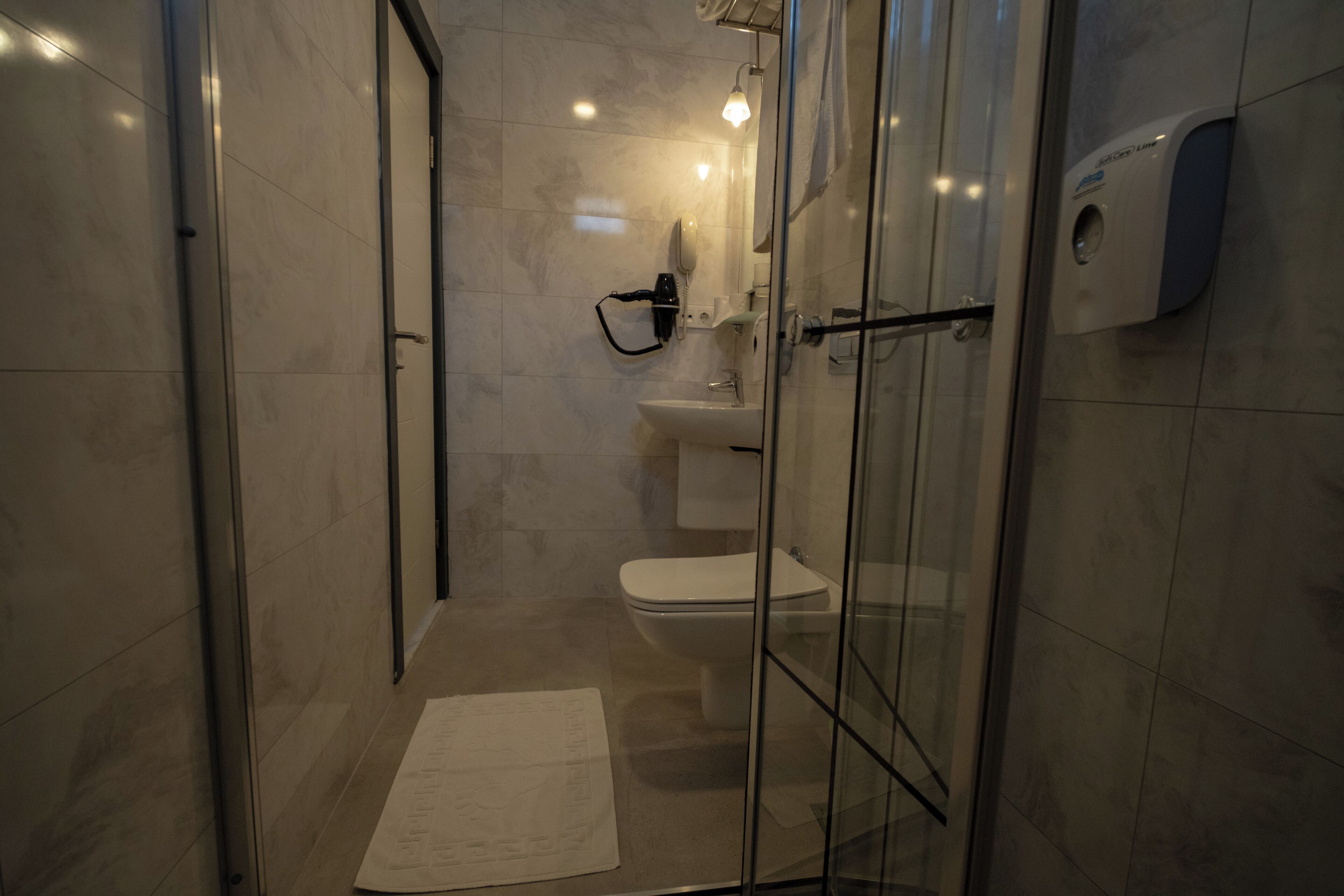 Photo - Artemis Hotel