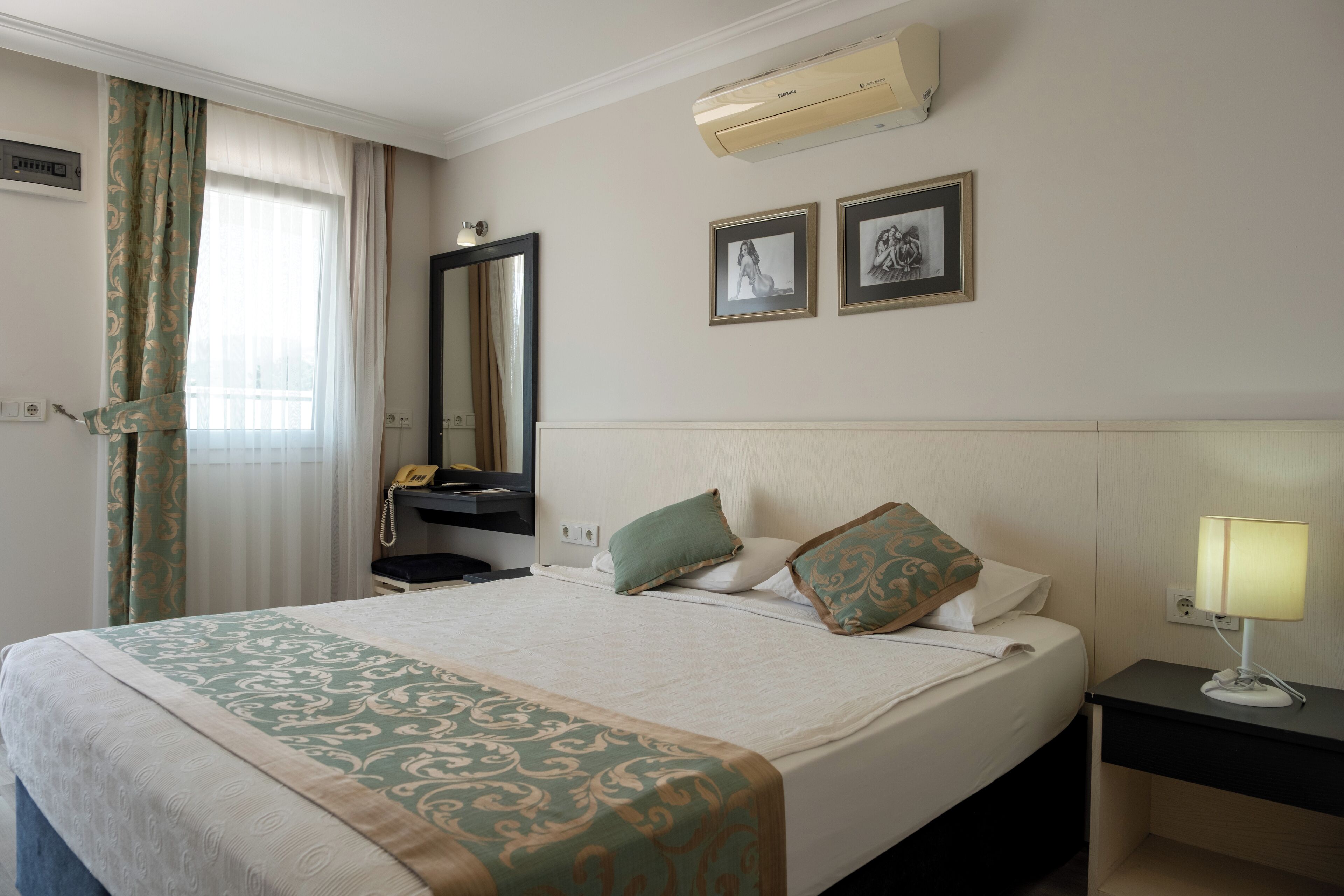 Photo - Artemis Hotel