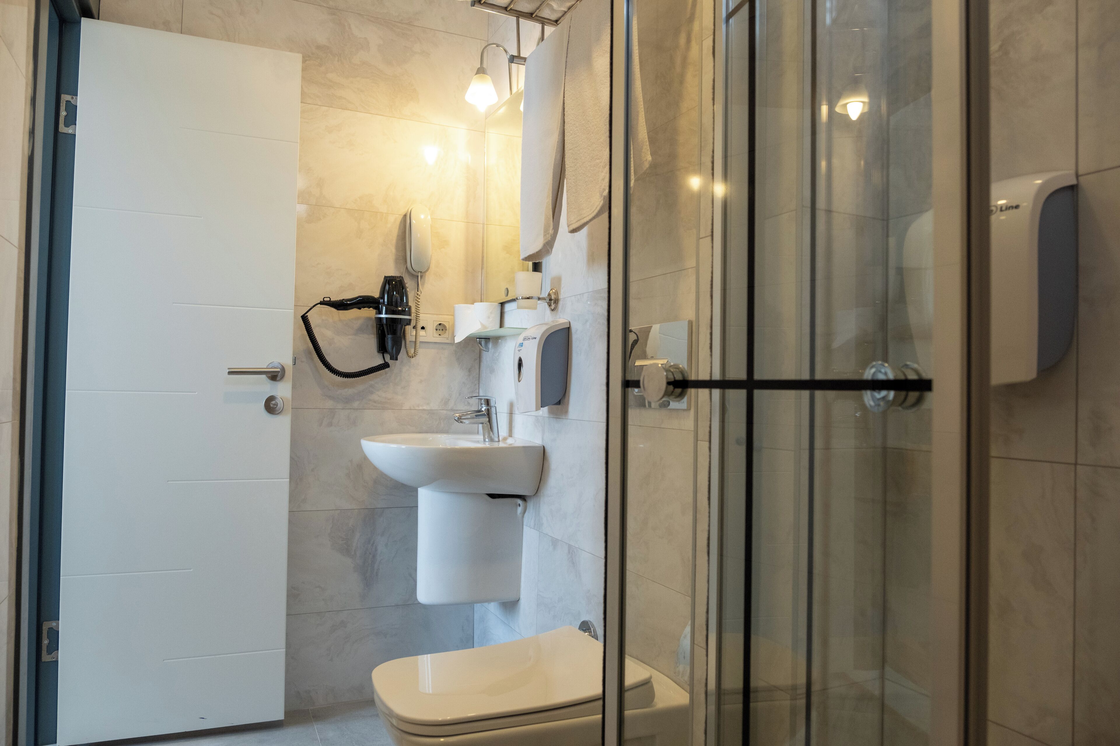 Photo - Artemis Hotel