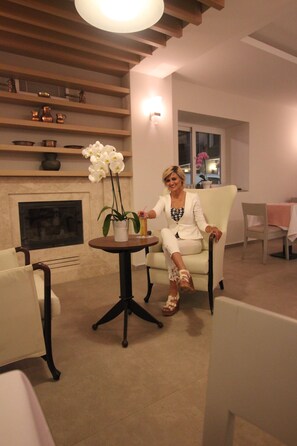 ロビー応接スペース