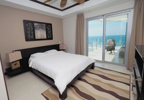Deluxe Condo, 4 Bedrooms, Terrace, Ocean View - Condominio Diamante del Sol by CRHR (Jacó)