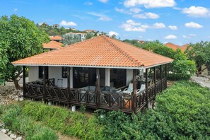 Front of property - Blue Bay Villas (Sint Michiel)