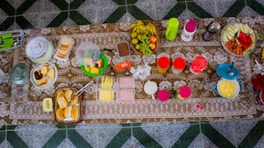 Free daily continental breakfast