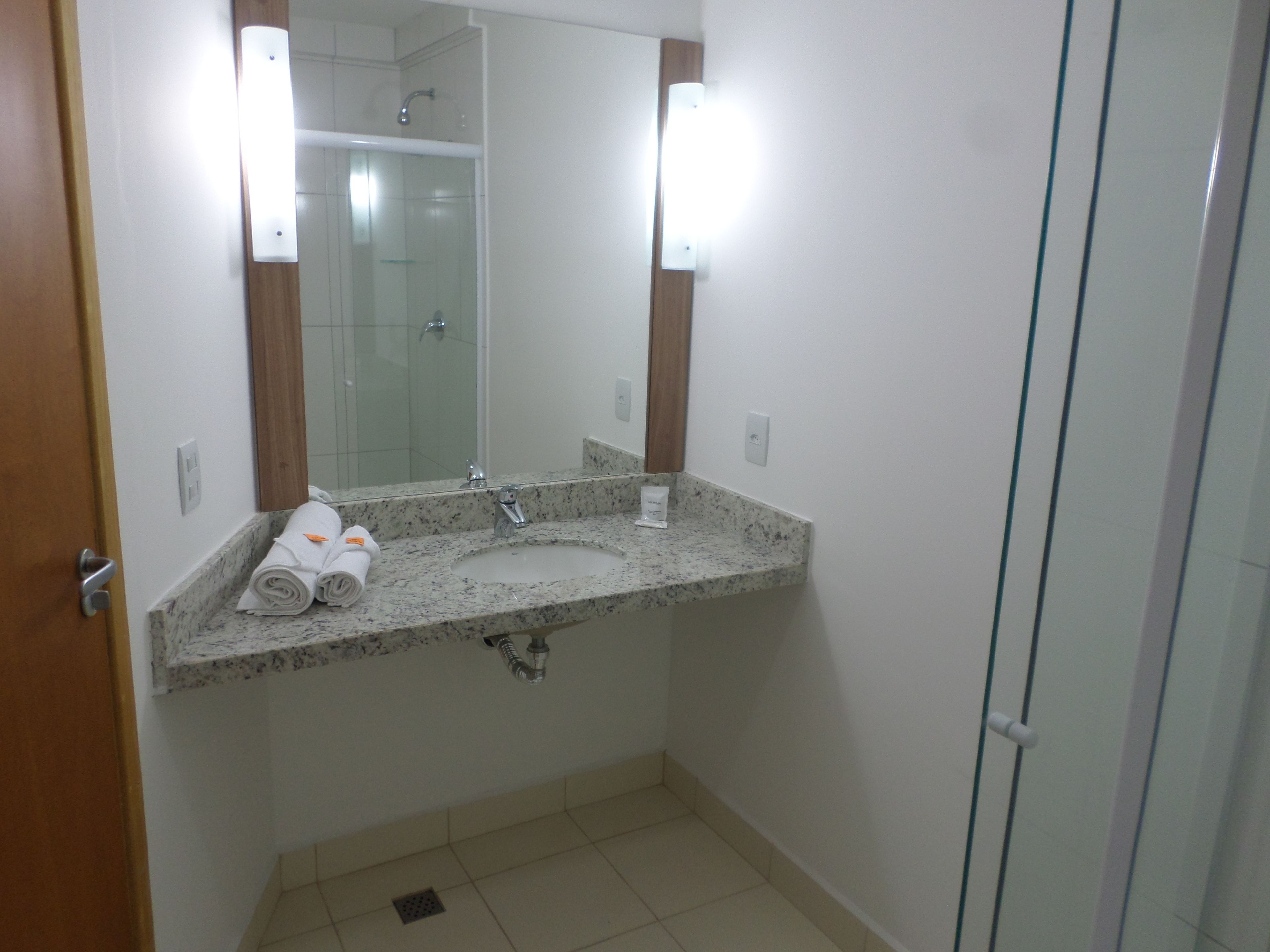 standard single room, 1 bedroom | bathroom sink