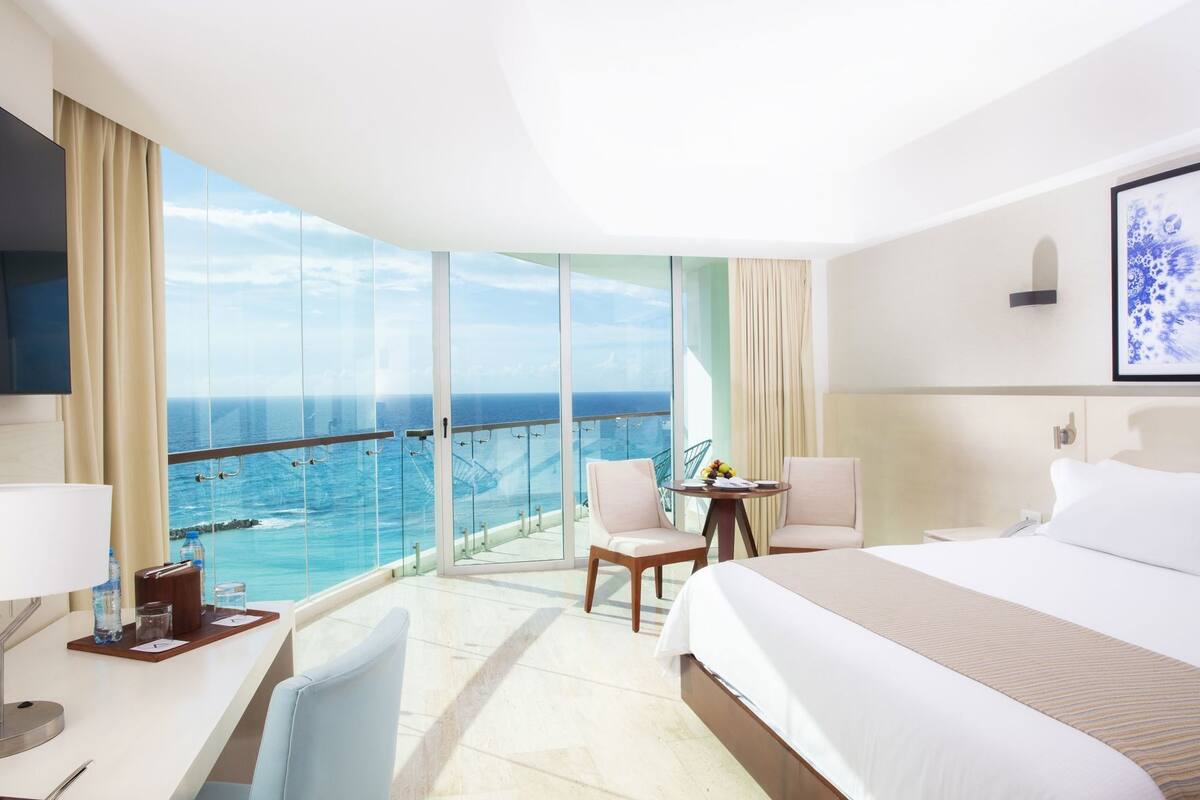 Minibar, in-room safe, desk, soundproofing