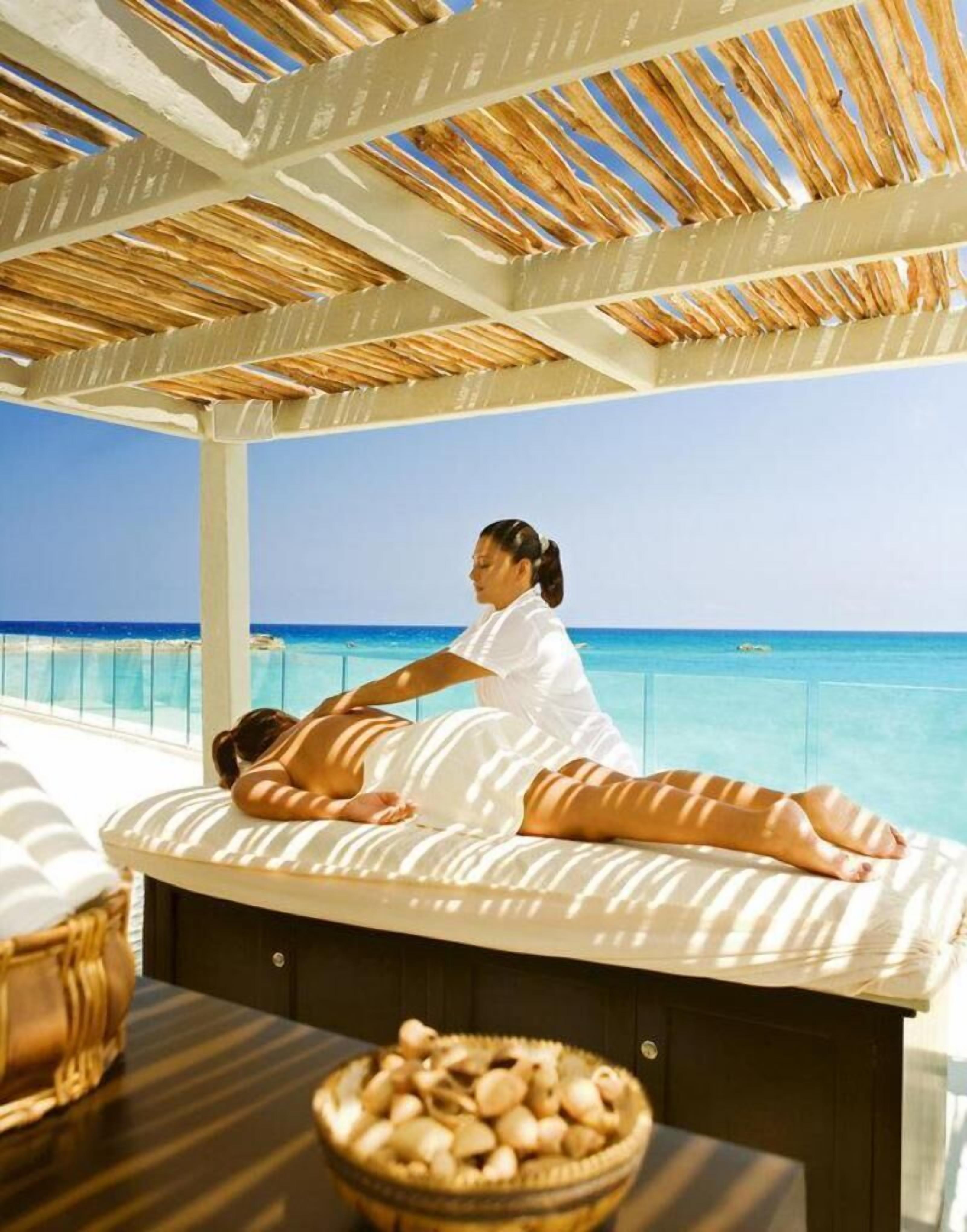 Spa | Couples treatment rooms, body treatments, hydrotherapy, aromatherapy