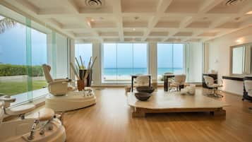 Couples treatment rooms, body treatments, hydrotherapy, aromatherapy