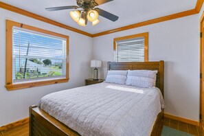 4 bedrooms, iron/ironing board, free WiFi, bed sheets - Copano Bay Sunset - LOCATION! LOCATION! LOCATION!!! (Rockport)
