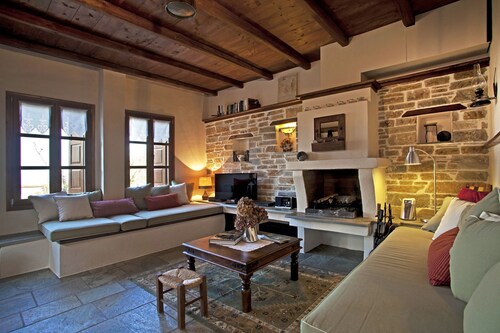 PELION HÄUSER | Villa DIONI entspannen Sie in einer ruhigen Villa mit einem kleinen Kühlbecken