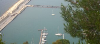 Guest-house "The Fisherman's Lodge"