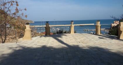 Guest-house "The Fisherman's Lodge"