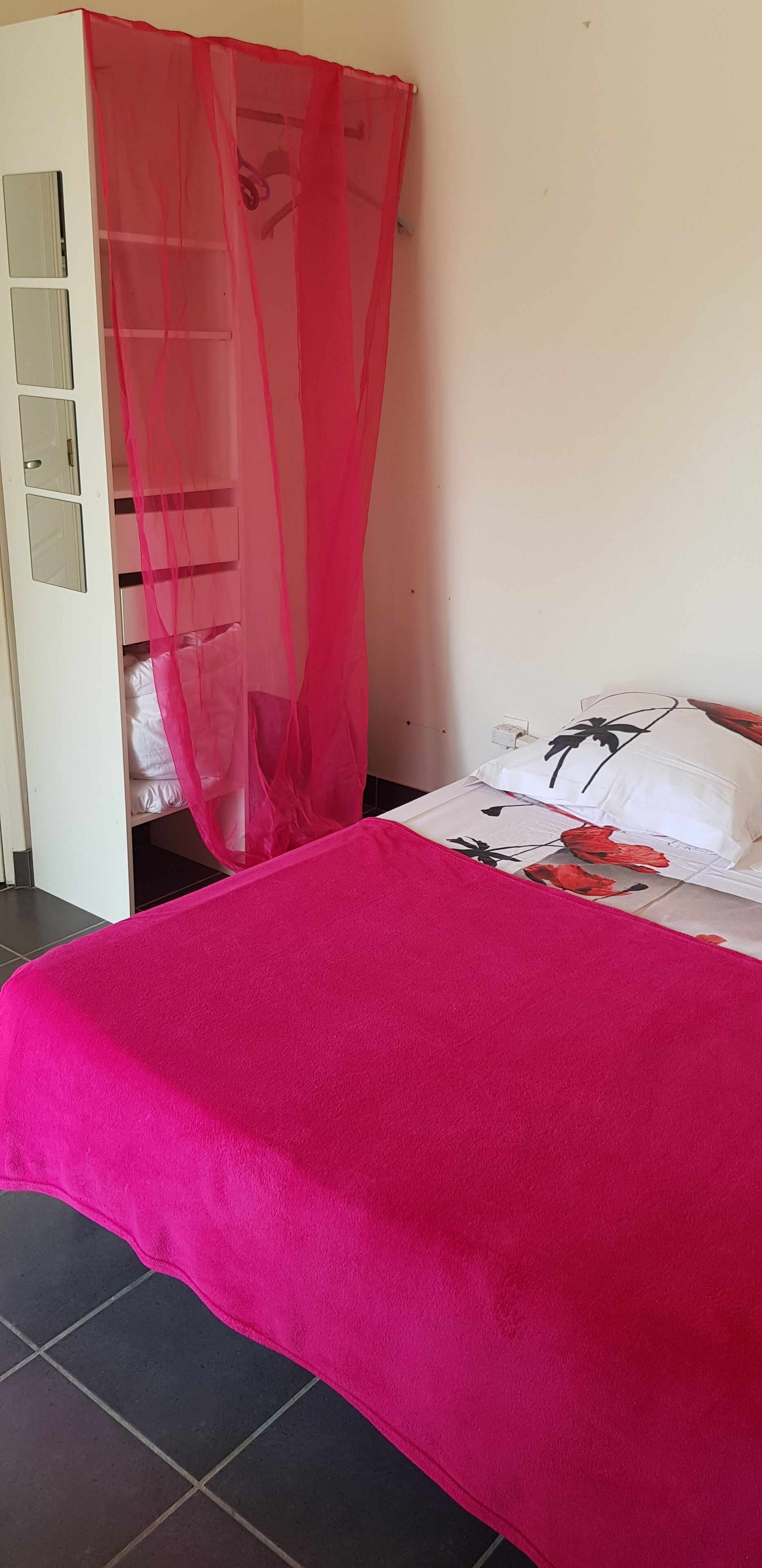 1 makuuhuone, silitysrauta/-lauta, Wi-Fi, vuodevaatteet