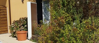 Studio in quiet garden 