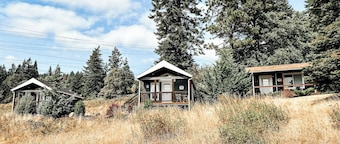 Maple Leaf Cottage with Scenic Views at Maple Way Cabins