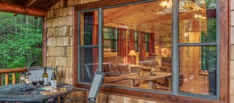 Romantic Couples' Hide-Away- Remodel & Refurbishment w/ WiFi on Toccoa River