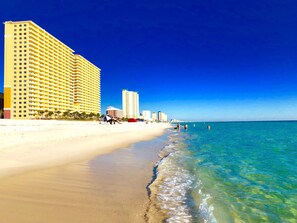 海灘、躺椅、沙灘巾