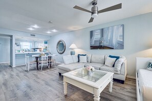 Smart-TV, DVD-Player, Stereoanlage