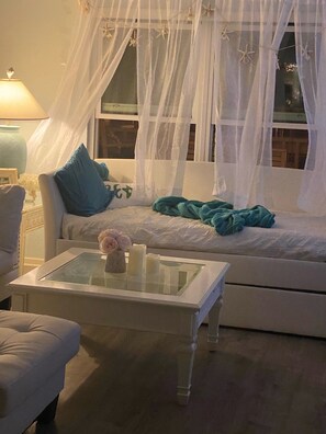 Smart-TV, DVD-Player, Stereoanlage