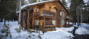 Best Tahoe Donner Location. EV Charger. Fast WiFi. Unlimited Hot Water.