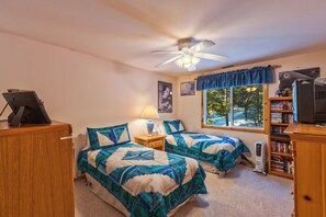 3 bedrooms, desk, free WiFi, bed sheets