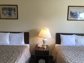 Ropa de cama de alta calidad, sistema de insonorización y wifi gratis 