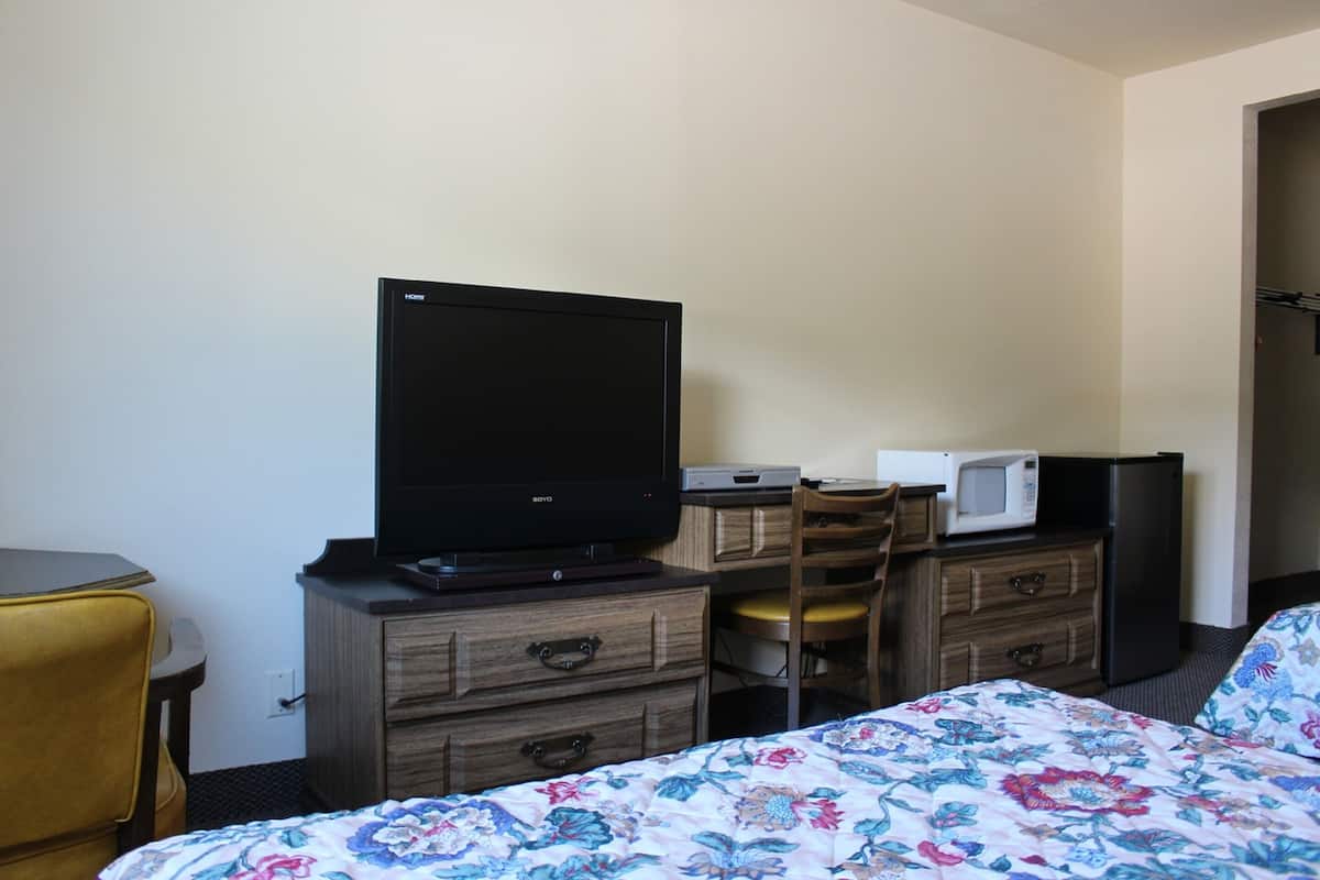 1 bedroom, premium bedding, soundproofing, free wifi