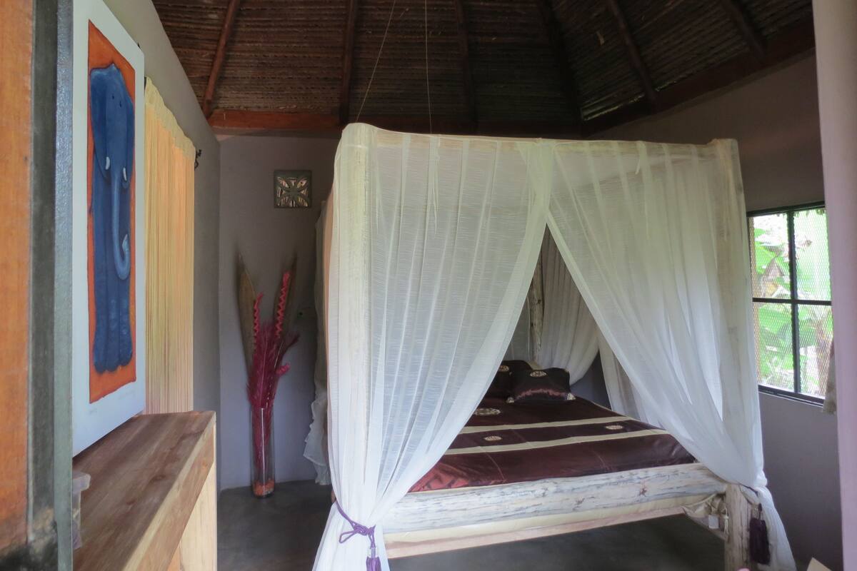 Standard Bungalow (Lili´s Cottage) | In-room safe, iron/ironing board, rollaway beds