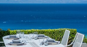 Outdoor dining - Melissi Villas (Xylokastro-Evrostina)