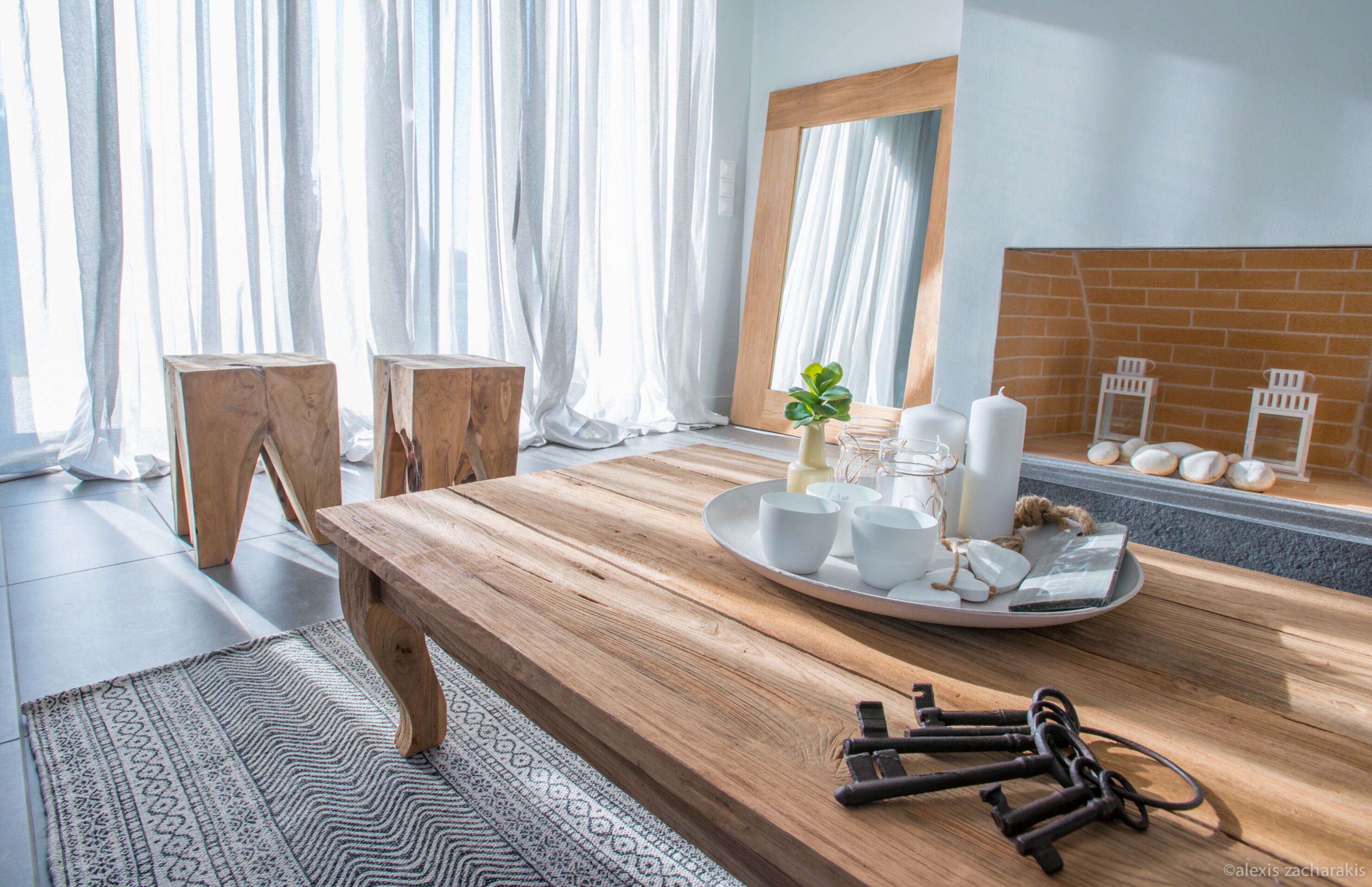 En 42-tommers Flatskjerm-TV med Parabol-TV samt smart-TV