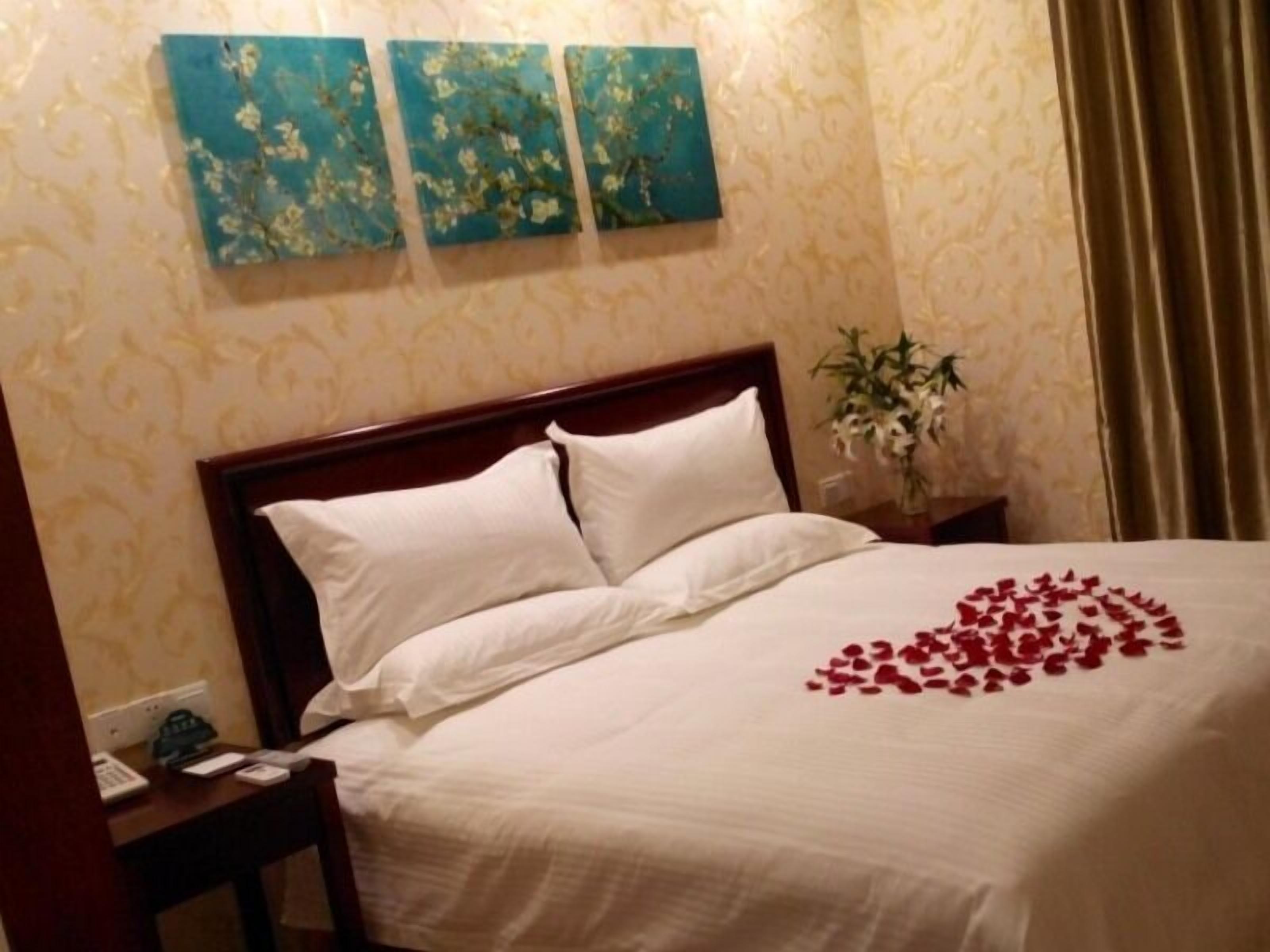 In-room safe, free WiFi