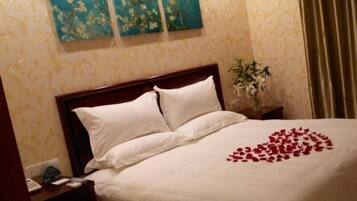 In-room safe, free WiFi