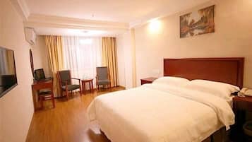 In-room safe, WiFi (free)