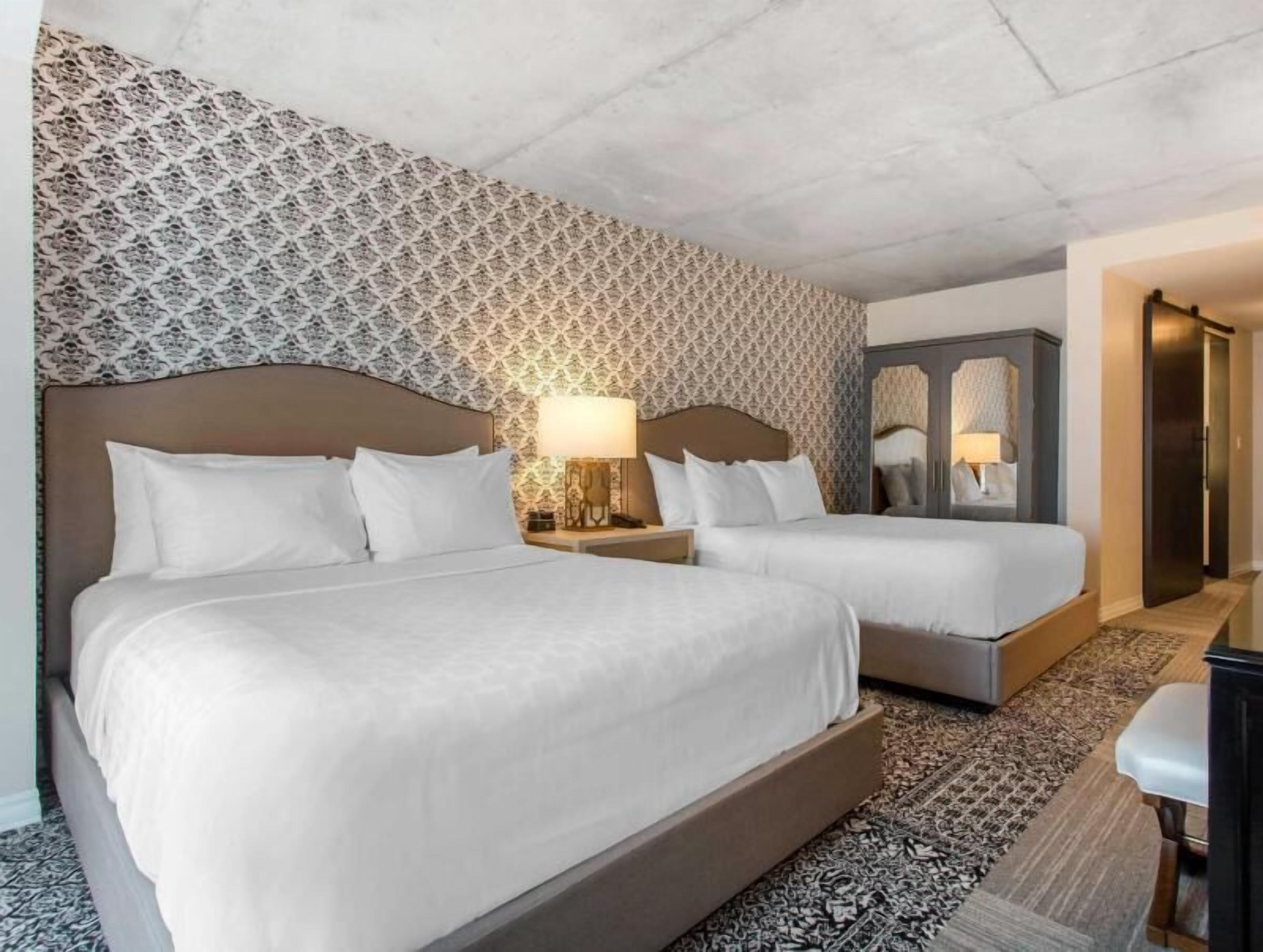 1 bedroom, Egyptian cotton sheets, premium bedding, pillowtop beds