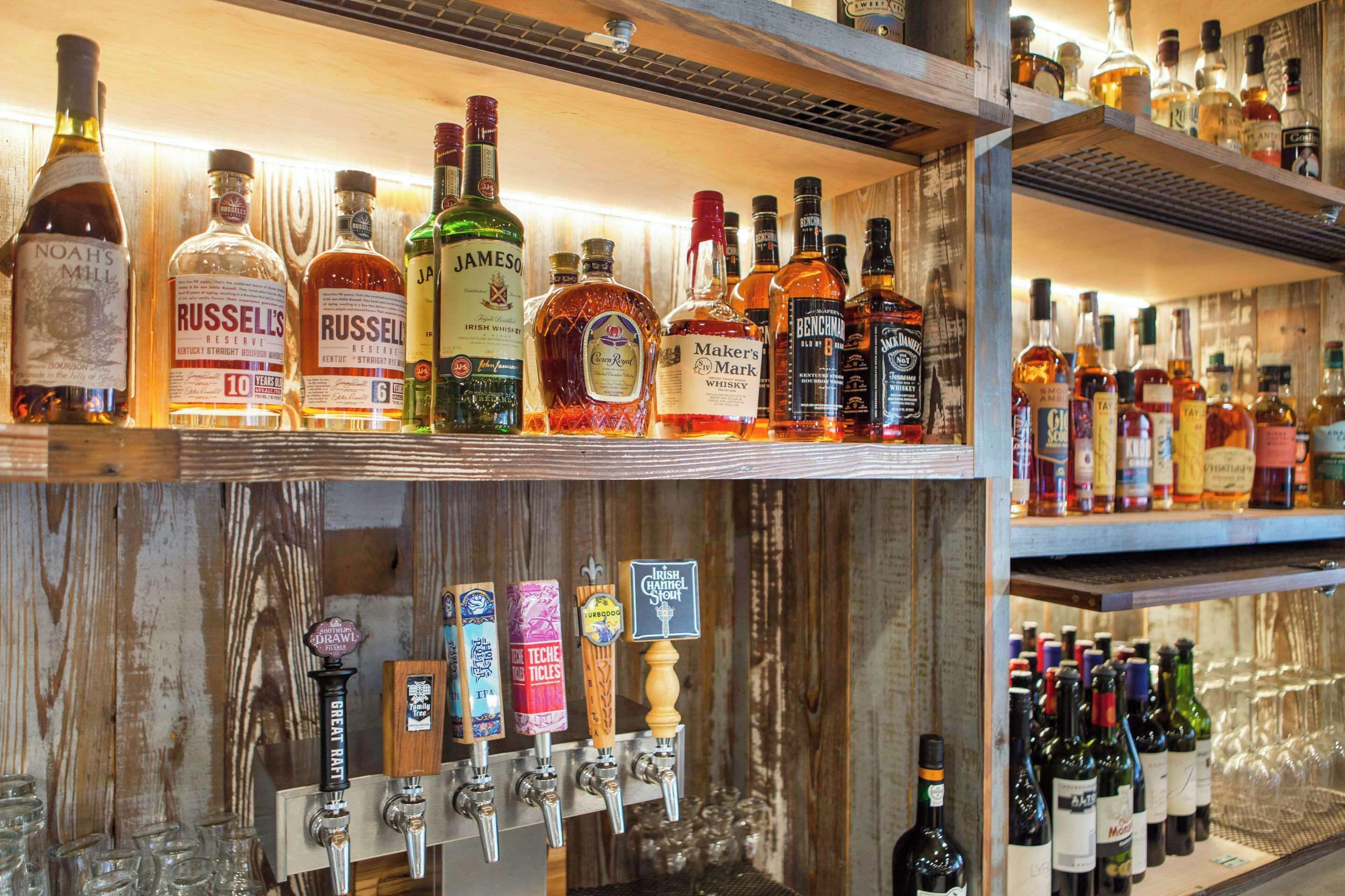 breakfast and dinner served, american cuisine