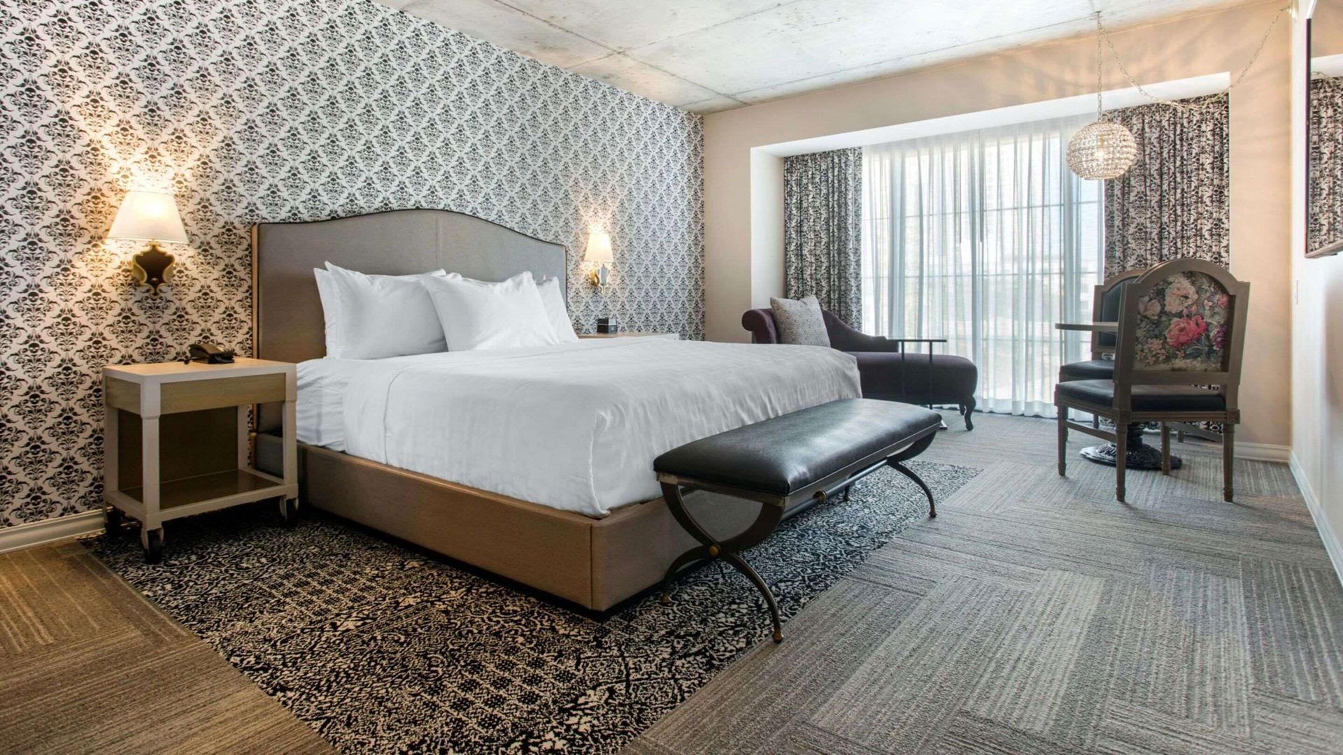 1 bedroom, Egyptian cotton sheets, premium bedding, pillowtop beds