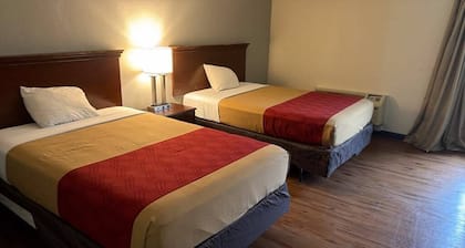 OYO Greenridge Hotel