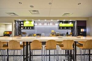 Desayuno buffet incluido todos los días 