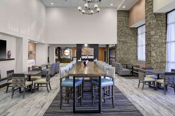 Restaurant - Hampton Inn & Suites Flagstaff East (Flagstaff)