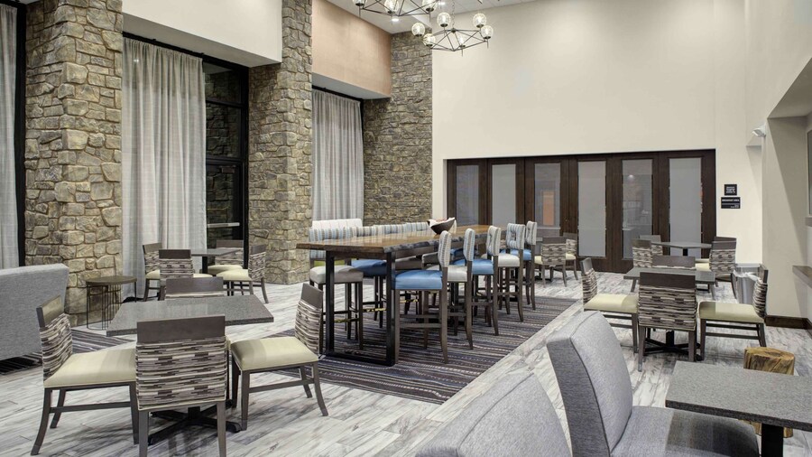 Hampton Inn & Suites Flagstaff East