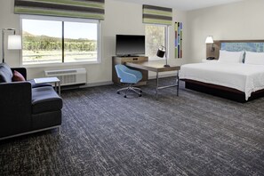 Studio, 1 King Bed, Non Smoking, Refrigerator & Microwave (Wet Bar) | Premium bedding, in-room safe, blackout drapes, free cribs/infant beds