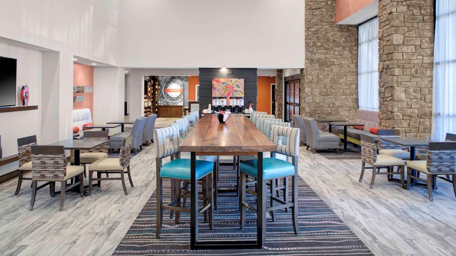 Hampton Inn & Suites Flagstaff East