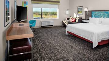 Sengetøy av topp kvalitet, safe på rommet og blendingsgardiner