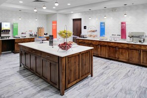 Free daily continental breakfast  - Hampton Inn & Suites Flagstaff East (Flagstaff)