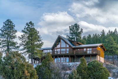 Incredible Views,  Perfect Location, Room for all,  Multiple sleeping options