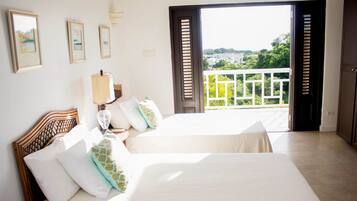 2 bedrooms, in-room safe, desk, iron/ironing board