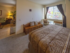 2 bedrooms, iron/ironing board, free WiFi, bed sheets - Alii Cove Steps To The Beach In Kailua-Kona On The Big Island! (Kailua-Kona)