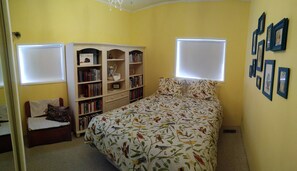 3 habitaciones, tabla de planchar con plancha, wifi y ropa de cama 